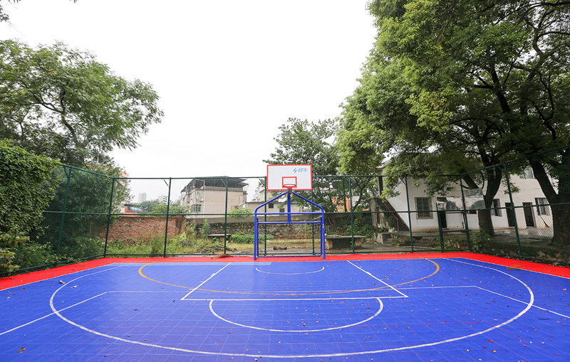 悬浮拼接地板篮球场 悬浮拼接地板篮球场